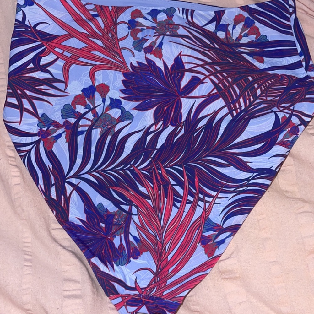 Lululemon swim bottoms NWOT